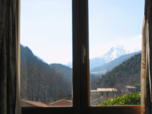 [view_from_bedroom.gif]